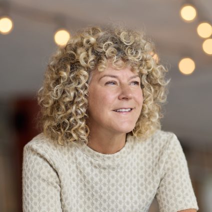 La journaliste Diane Bérard, photographie de profil